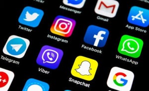 5 such photo apps that will free up the storage of smartphones, that too for free